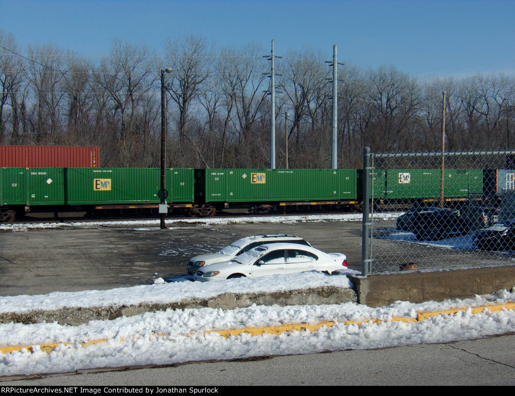 Container EMHU 651449 on an unknown spine car